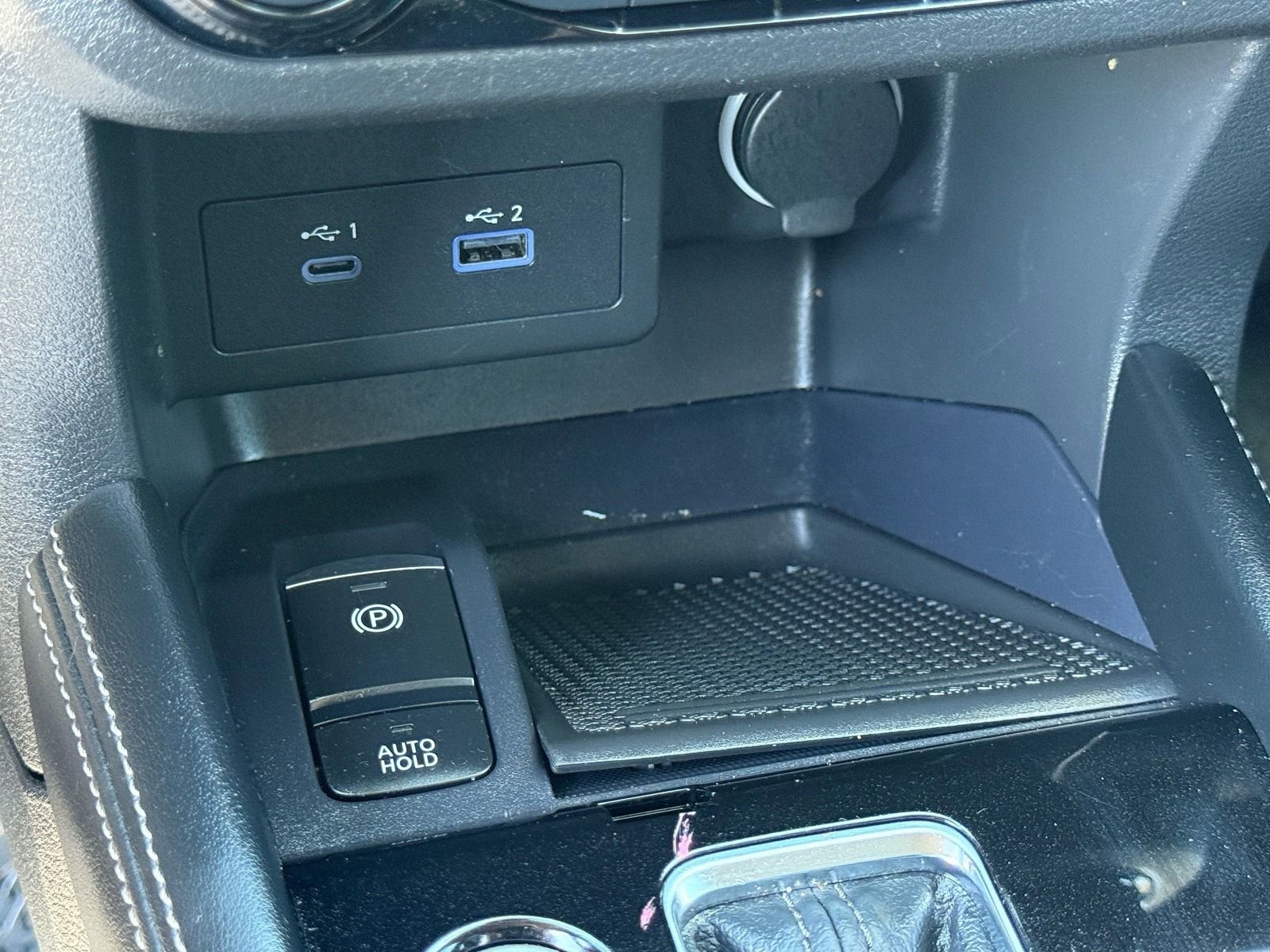 Used 2024 Nissan Kicks SR image 23