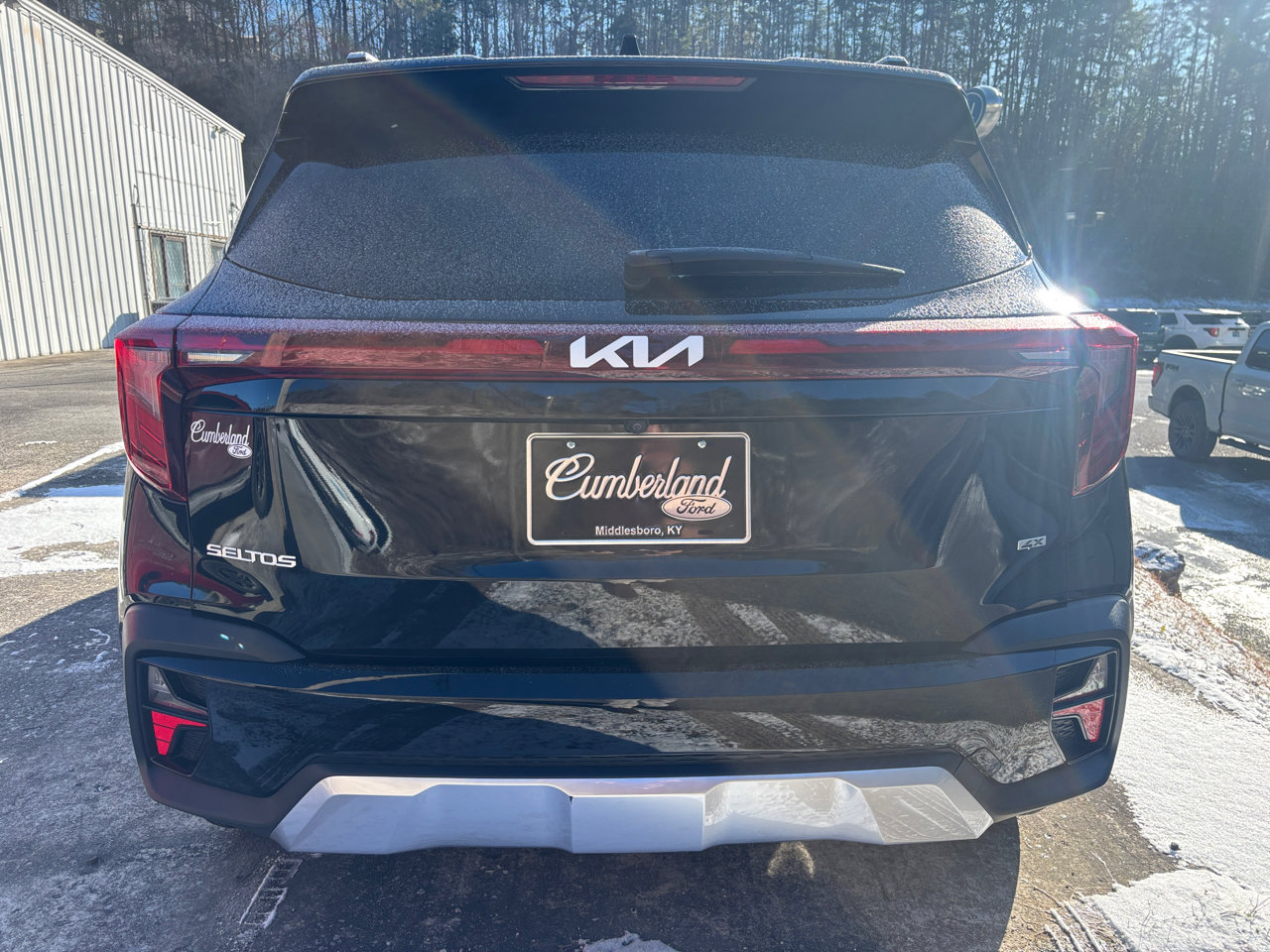 Used 2024 Kia Seltos SX w/ SX Sunroof Package image 3