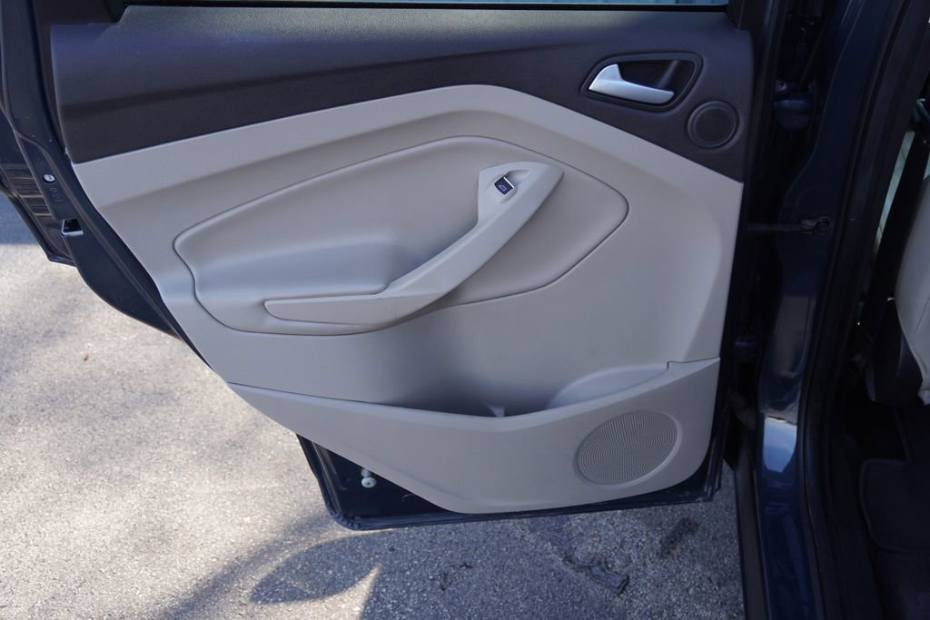 Used 2019 Ford Escape Titanium image 32