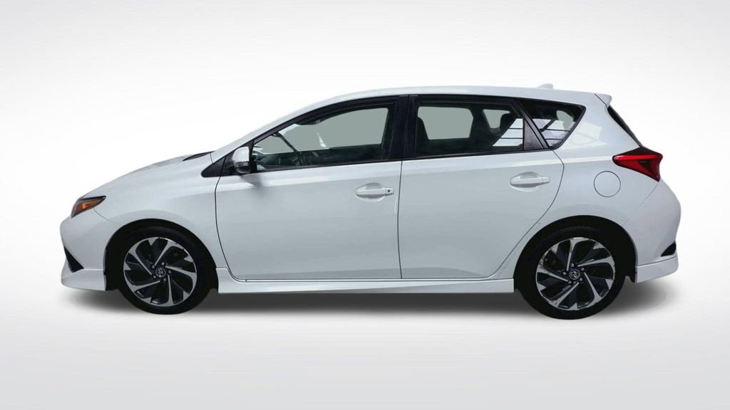 Used 2018 Toyota Corolla iM w/ Carpet Mat Package (TMS) image 5