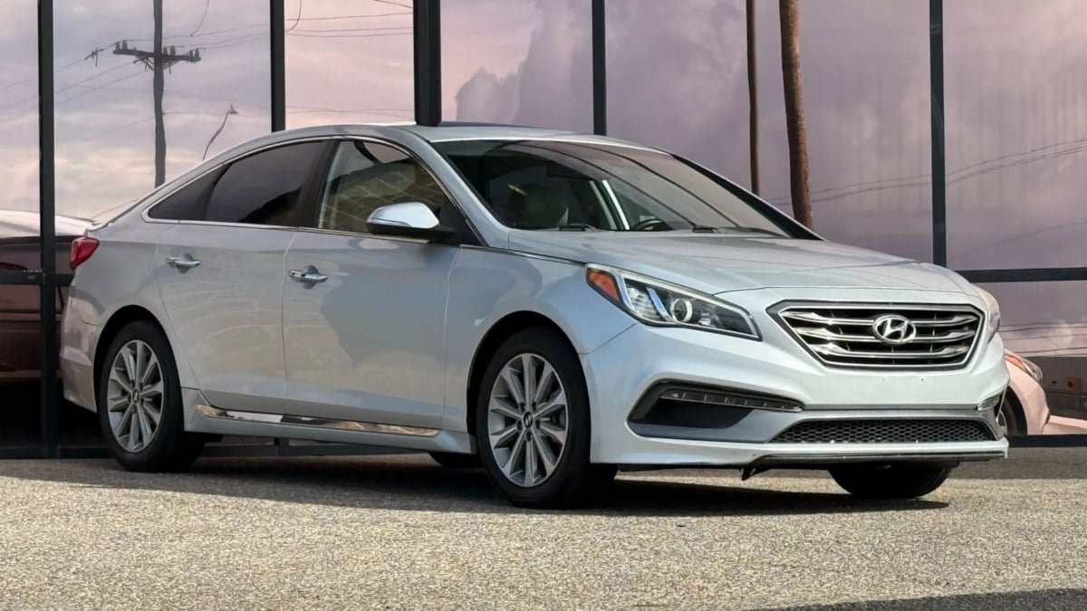 Used 2016 Hyundai Sonata Limited image 15