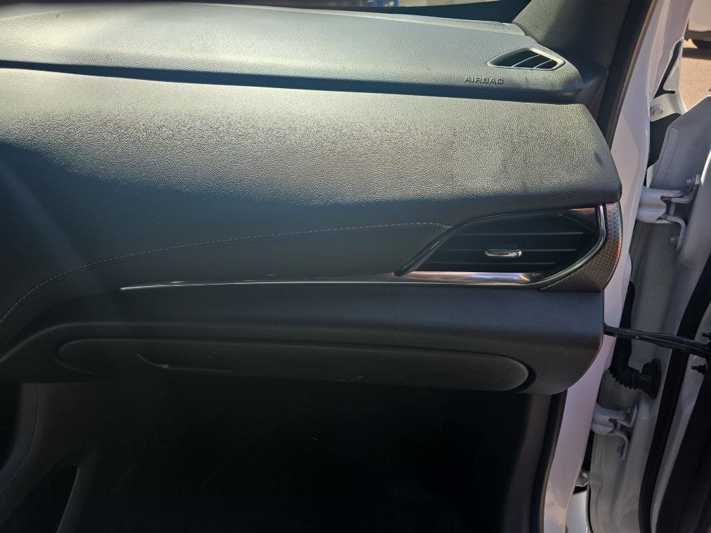 Used 2023 Chevrolet Traverse Premier image 22