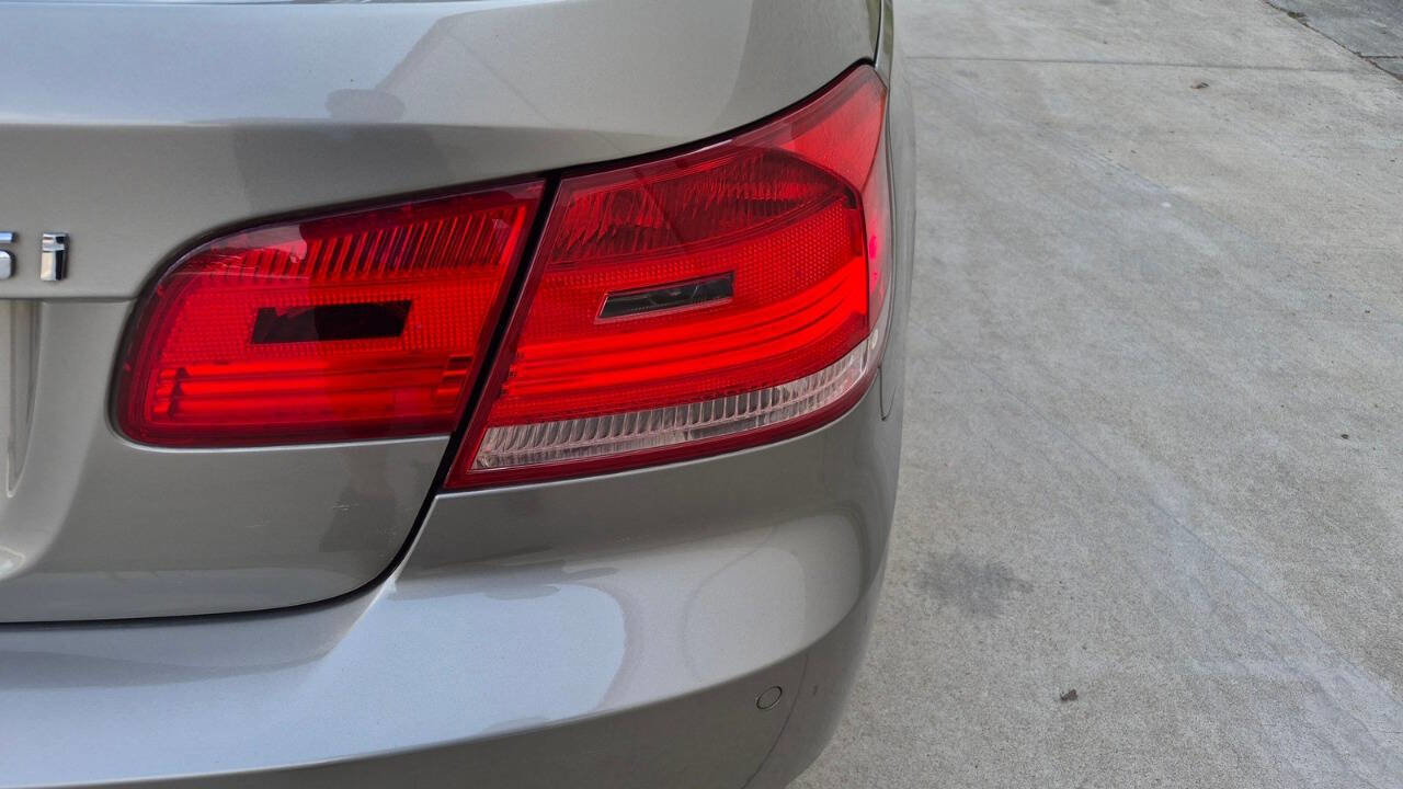 Used 2007 BMW 335i Convertible image 24