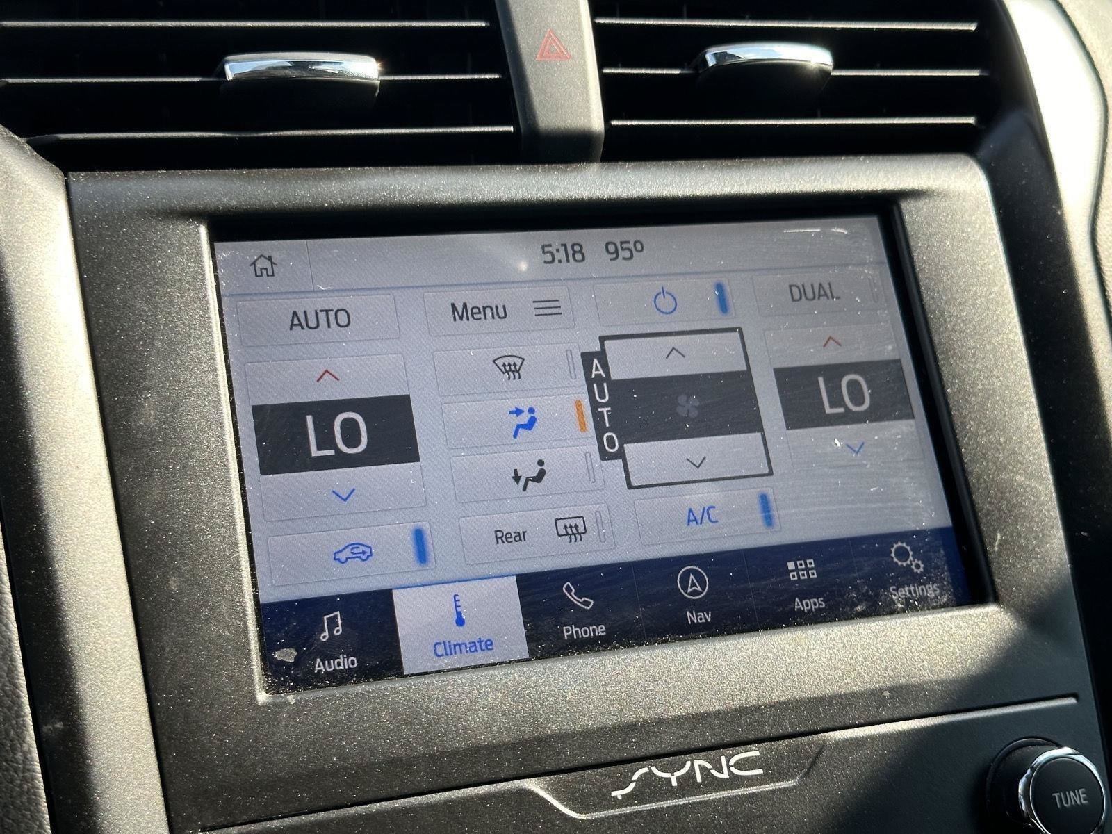 Used 2019 Ford Fusion SE w/ Equipment Group 151A FWD image 12