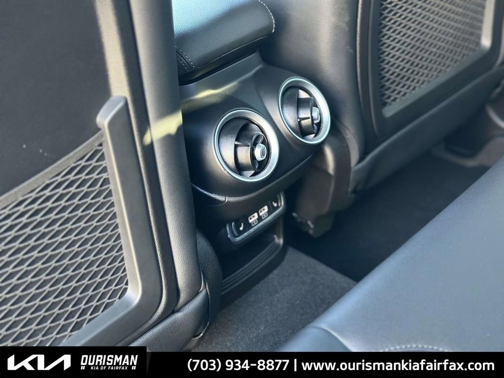 Used 2022 Alfa Romeo Stelvio Veloce image 18