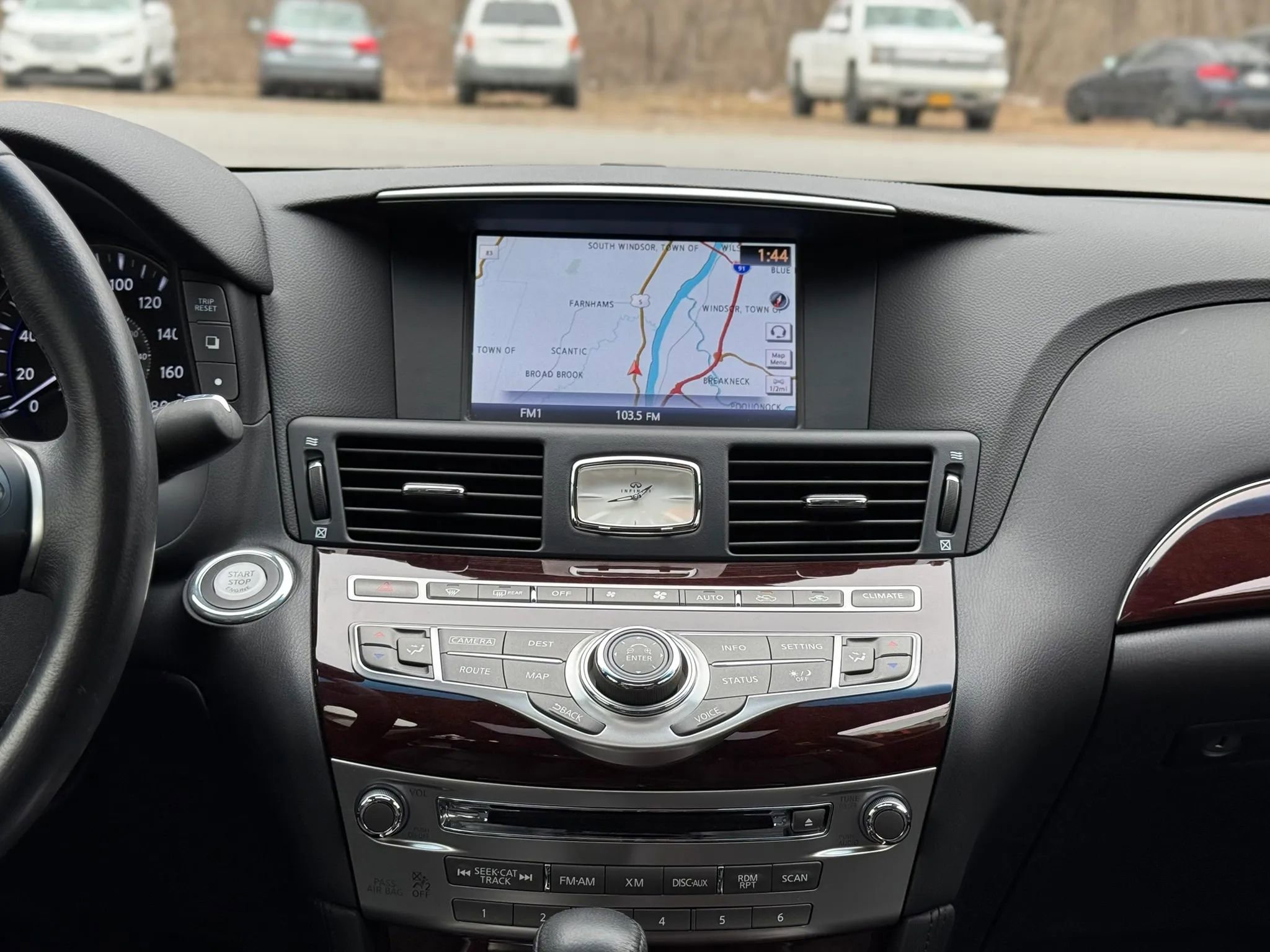 Used 2015 INFINITI Q70 3.7 image 9