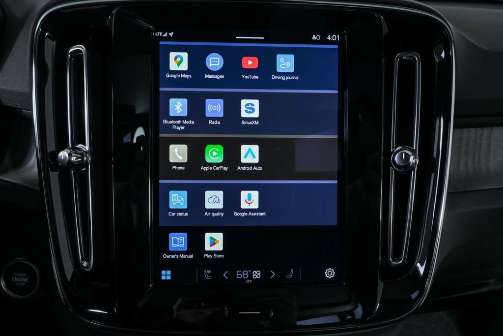 Certified 2025 Volvo XC40 B5 Plus image 15