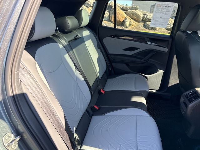 Used 2025 Volkswagen Tiguan SE R-Line AWD/4WD image 14