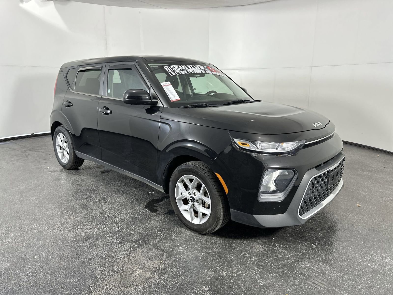Used 2022 Kia Soul LX w/ Technology Package image 3