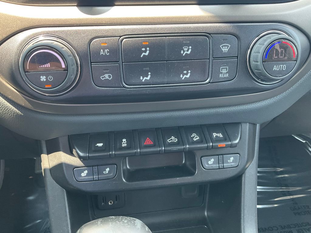 Used 2022 Chevrolet Colorado Z71 image 9