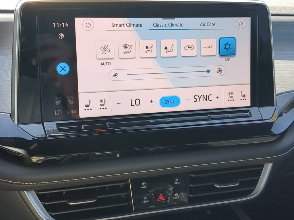 New 2026 Volkswagen Atlas Cross Sport SE FWD image 21