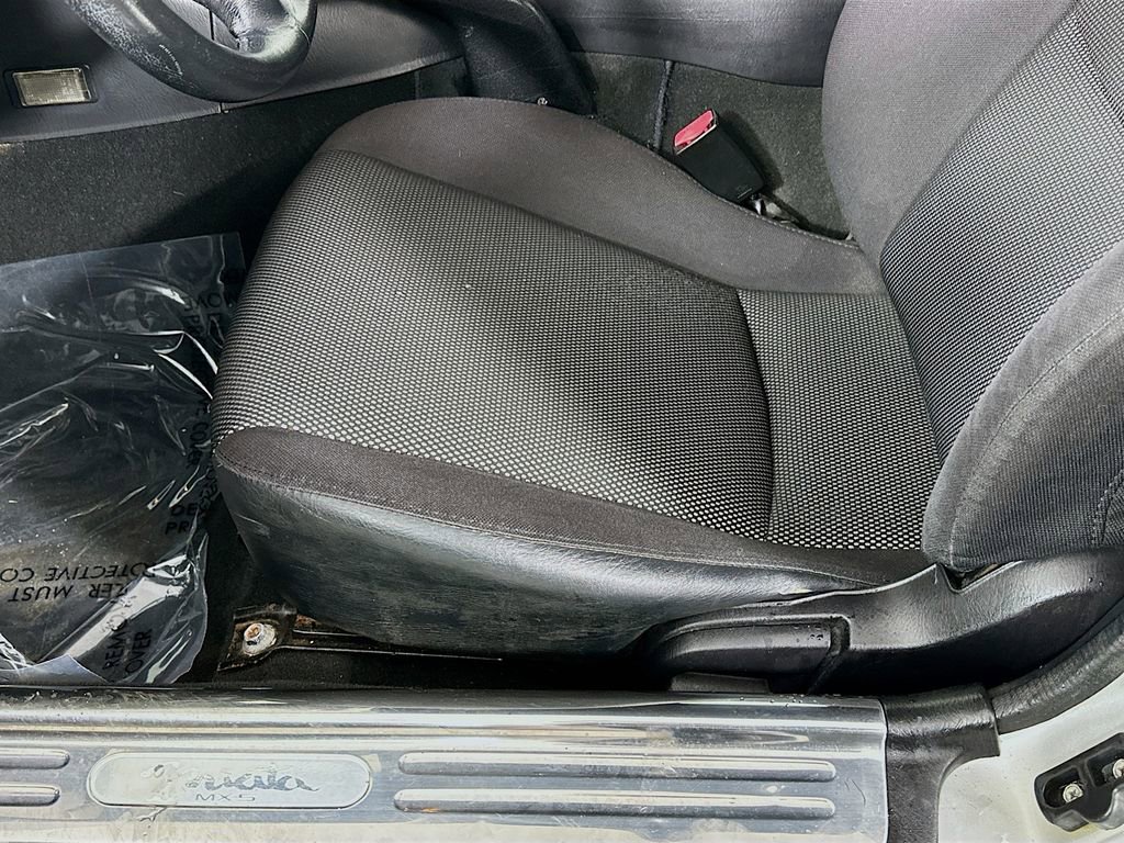 Used 2001 MAZDA MX-5 Miata image 24