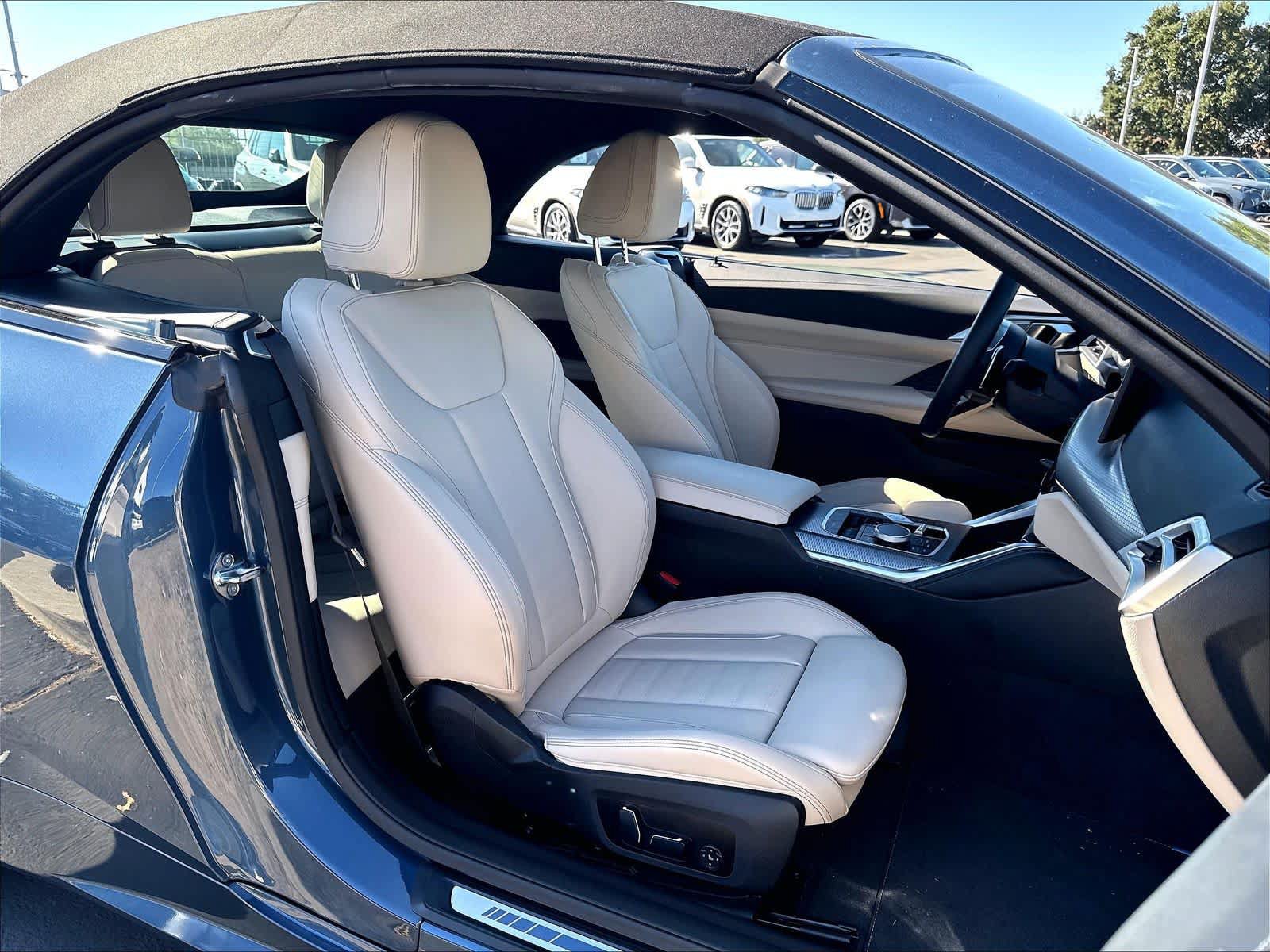 Used 2025 BMW M440i Convertible w/ Premium Package RWD image 30