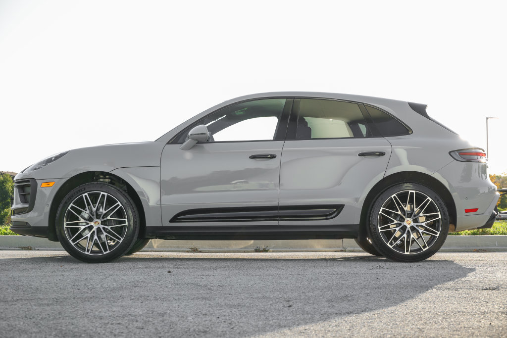 Certified 2023 Porsche Macan Turbo AWD/4WD image 2