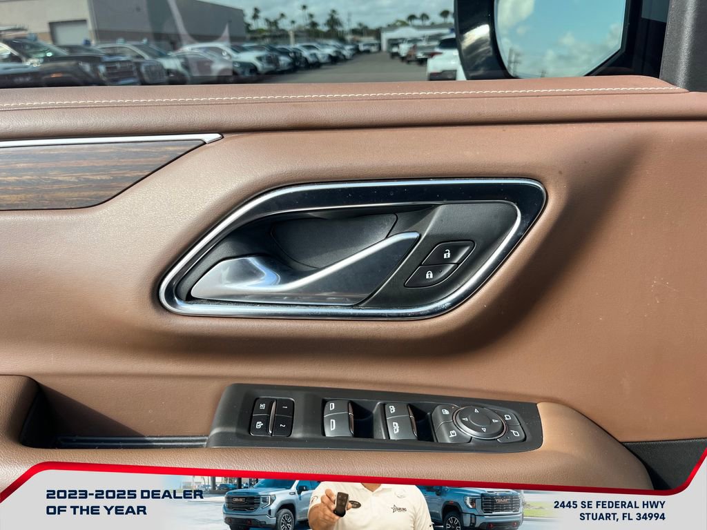 Used 2022 Chevrolet Suburban High Country image 23