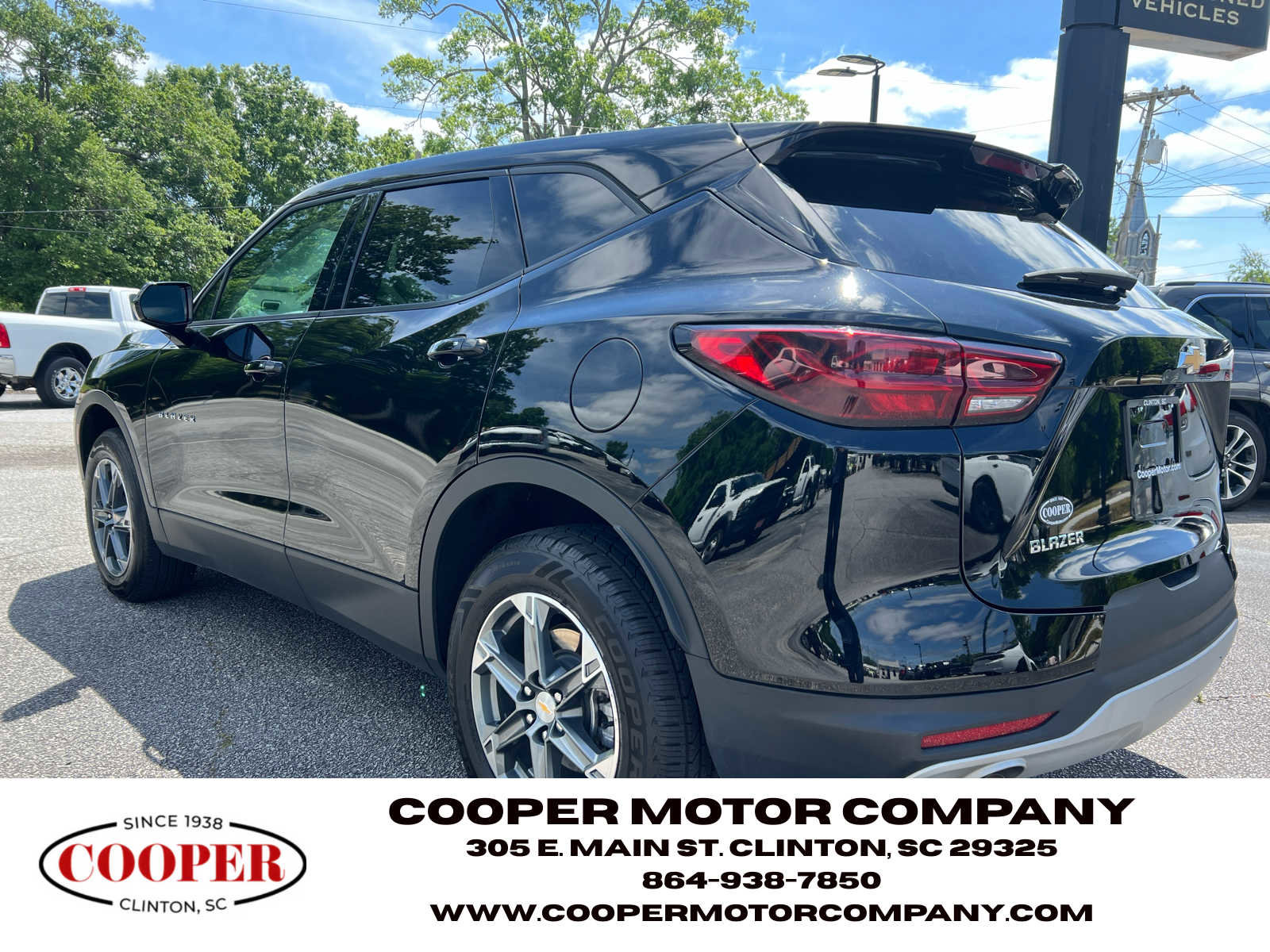 Used 2025 Chevrolet Blazer LT FWD image 3