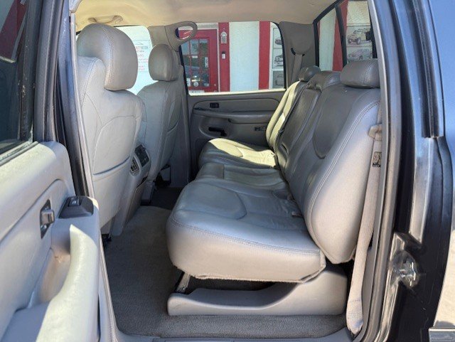 Used 2005 GMC Sierra 2500 SLT image 12