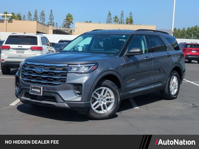 Used 2025 Ford Explorer Active AWD/4WD image 1