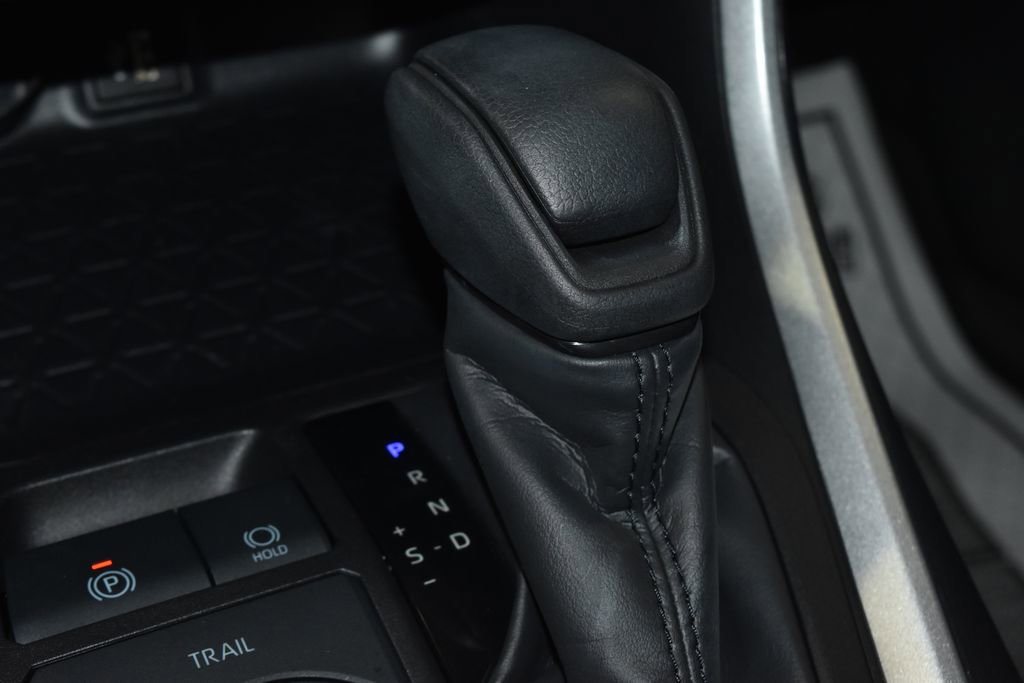 Used 2025 Toyota RAV4 XLE w/ Convenience Package image 16