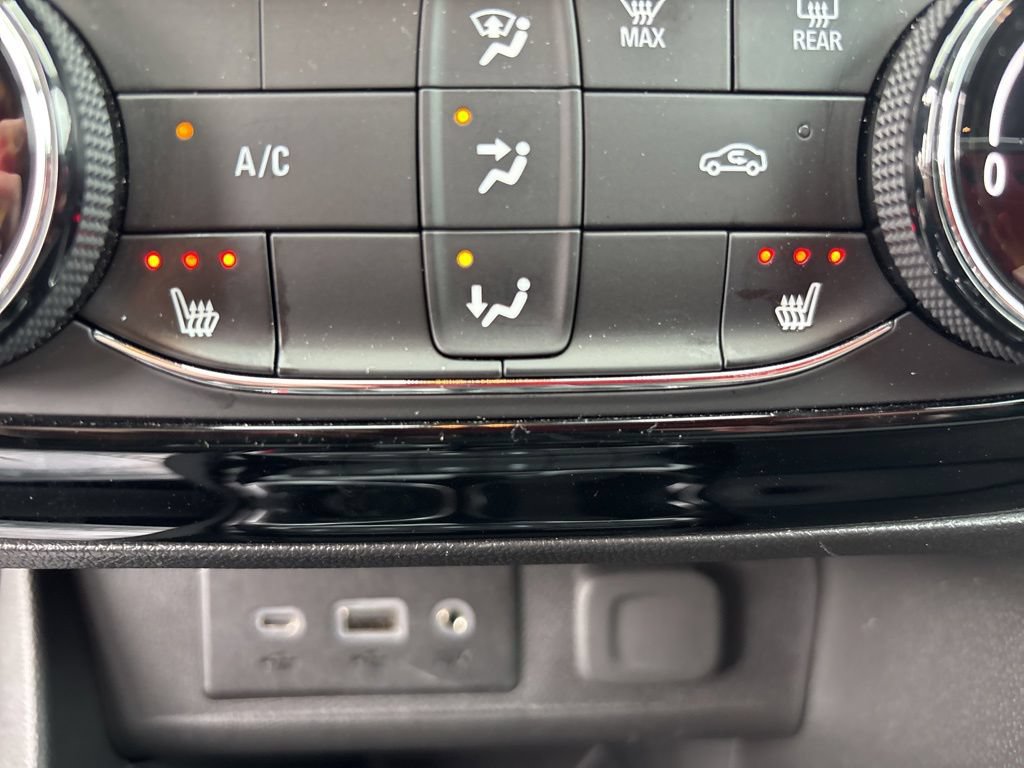 Used 2023 Buick Encore GX Preferred w/ Cold Weather Comfort Package AWD/4WD image 30