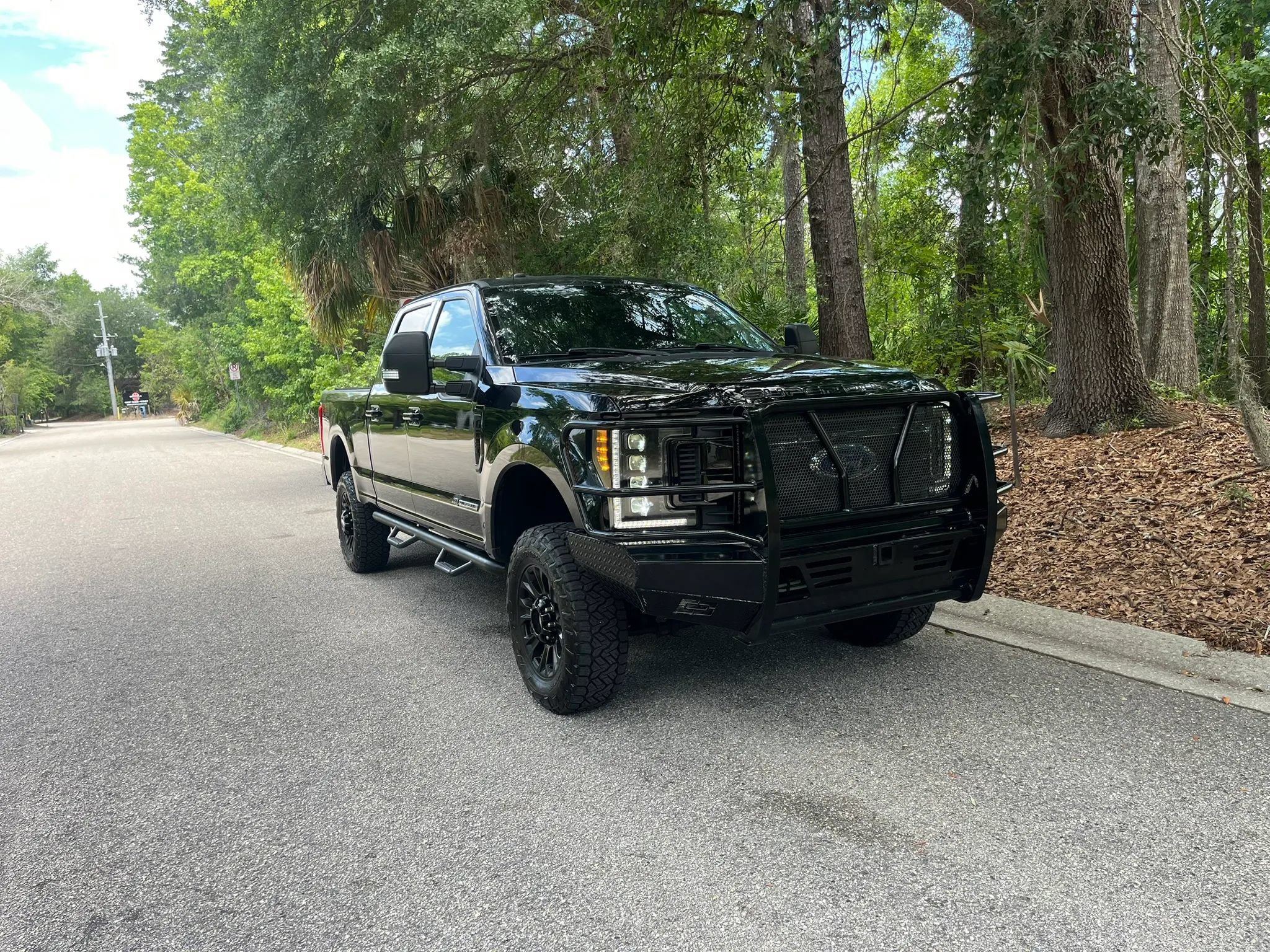 Used 2018 Ford F250 XLT w/ XLT Premium Package AWD/4WD image 2