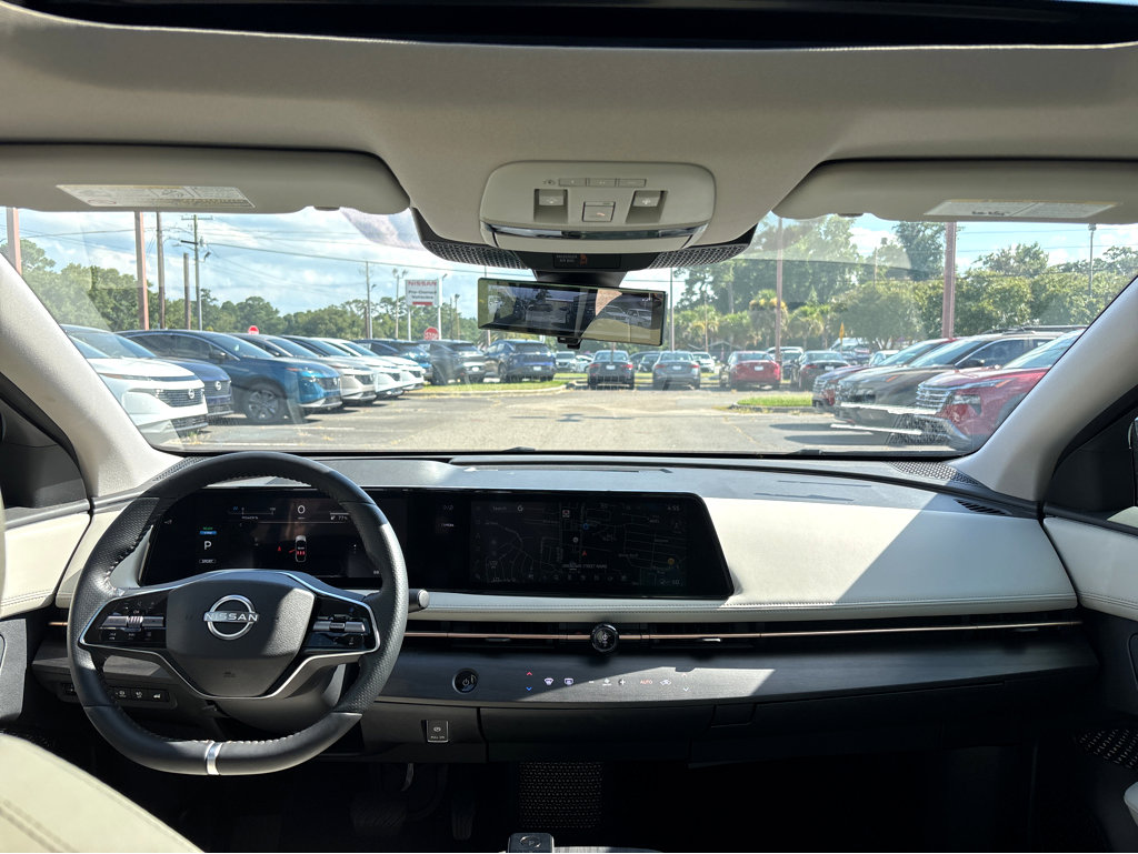 New 2023 Nissan Ariya AWD image 4