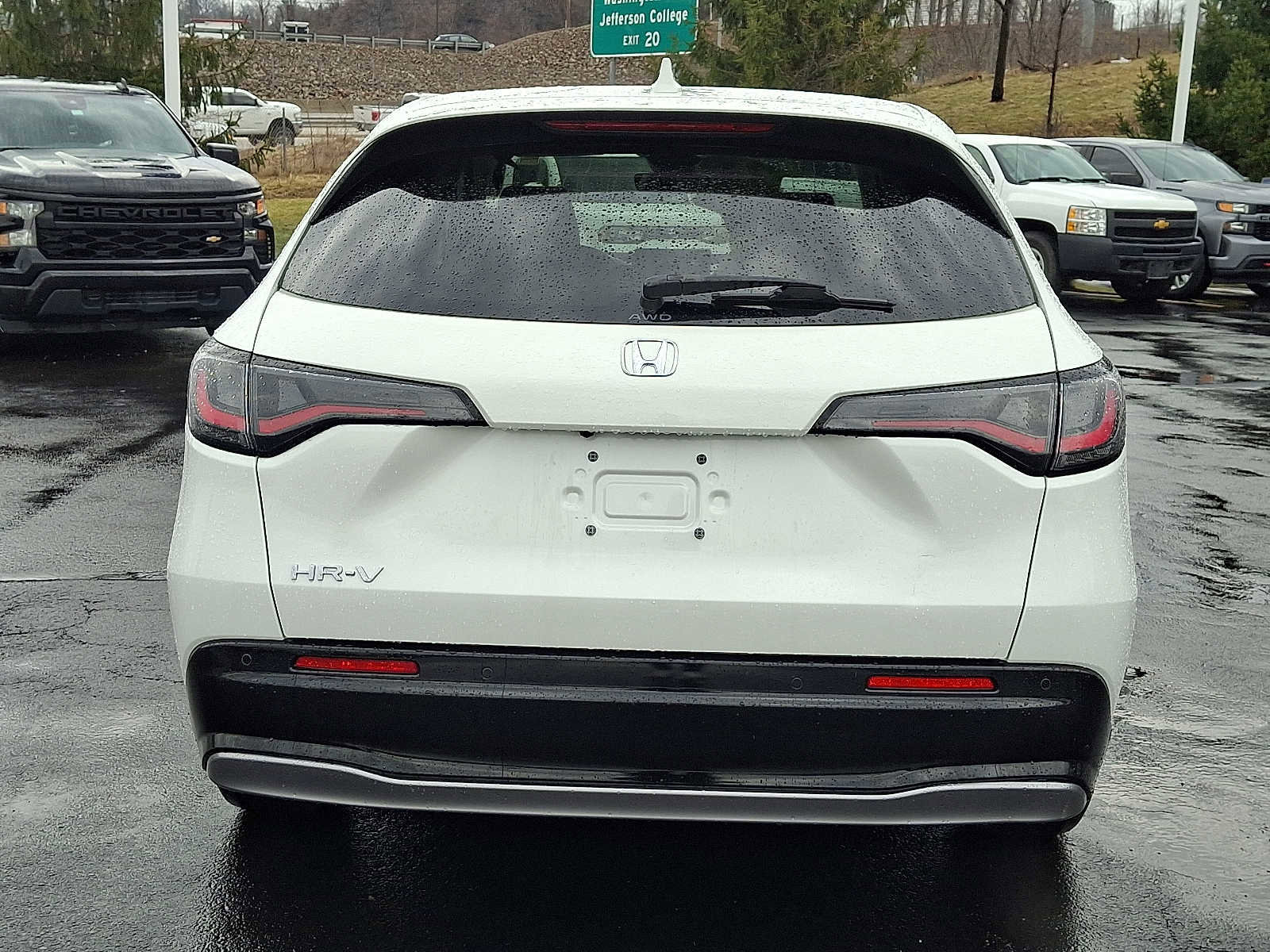 Used 2023 Honda HR-V EX-L image 5