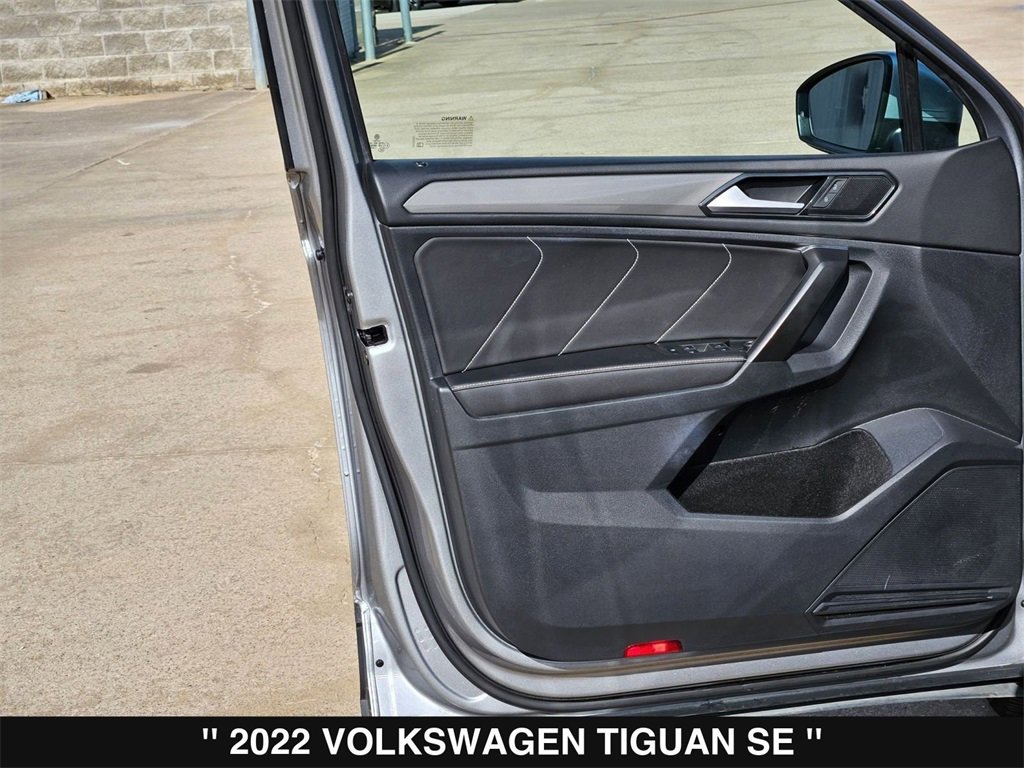 Used 2022 Volkswagen Tiguan SE image 14