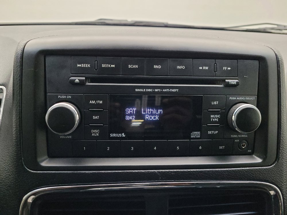 Used 2016 Dodge Grand Caravan SXT FWD image 25