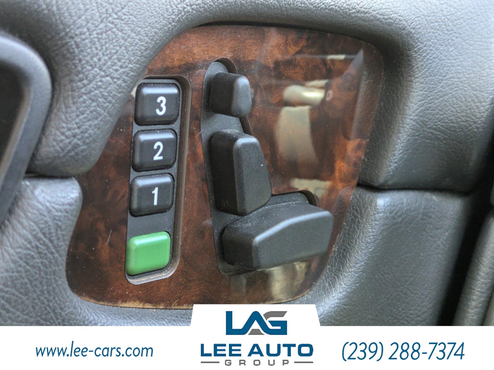 Used 2002 Mercedes-Benz CLK 320 Cabriolet image 16