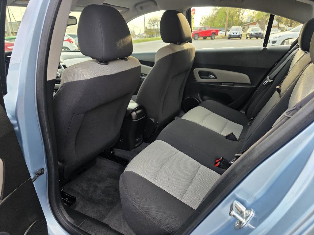 Used 2012 Chevrolet Cruze LS FWD image 13