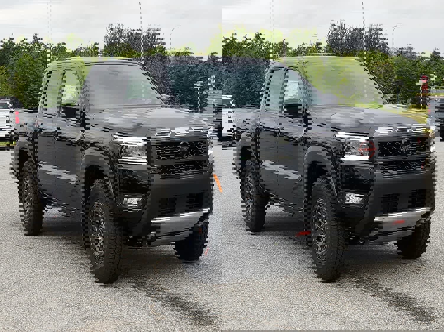 New 2025 Nissan Frontier PRO-4X w/ Interior Protection Package AWD/4WD image 2