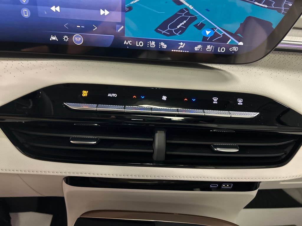 New 2026 Buick Enclave Avenir w/ Super Cruise Package AWD/4WD image 17