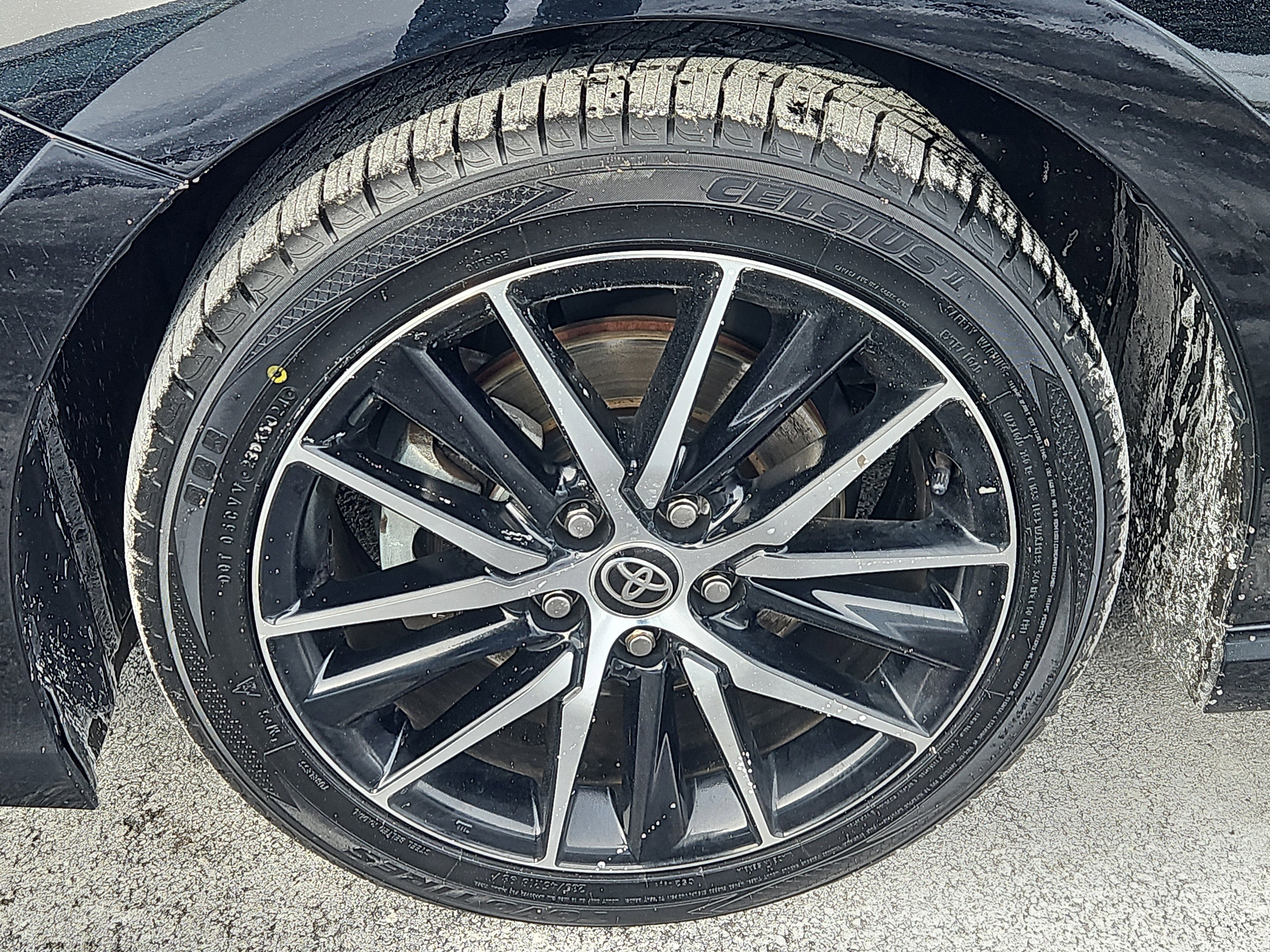 Used 2022 Toyota Camry SE image 4