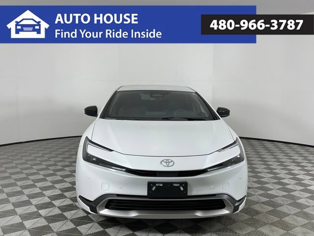 Used 2027 Toyota Prius Plug-In Hybrid FWD image 2