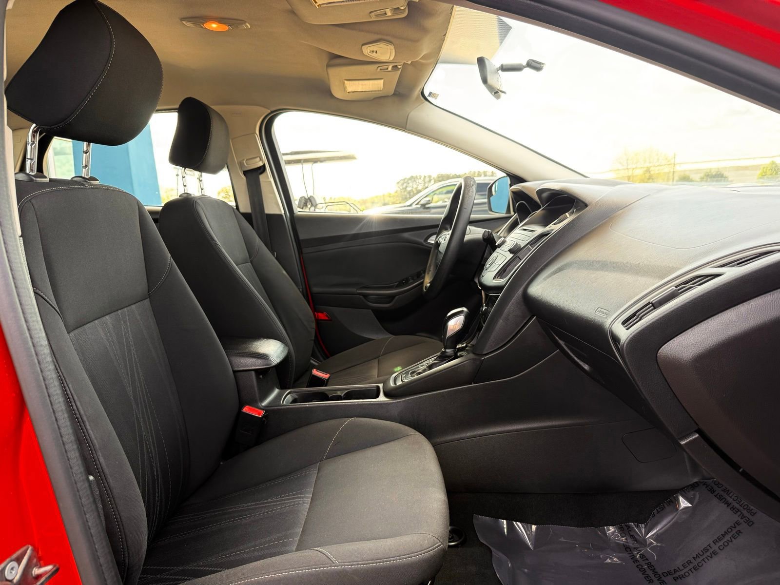 Used 2015 Ford Focus SE image 24