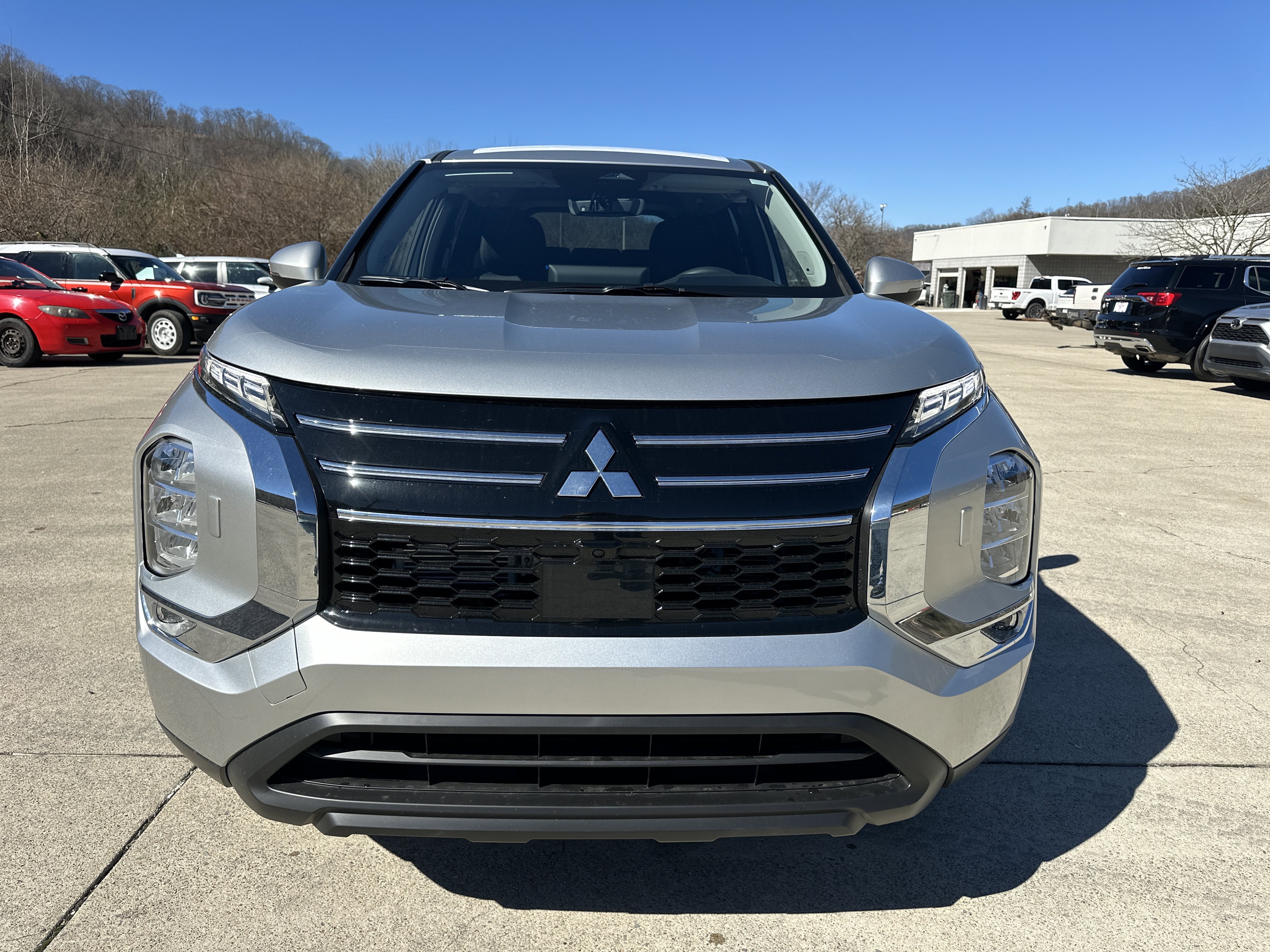 New 2026 Mitsubishi Outlander ES AWD/4WD image 6