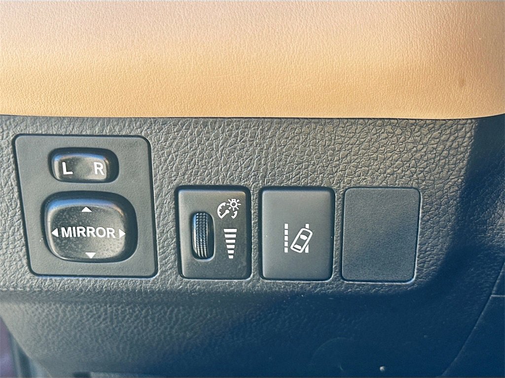 Used 2018 Toyota RAV4 XLE image 10