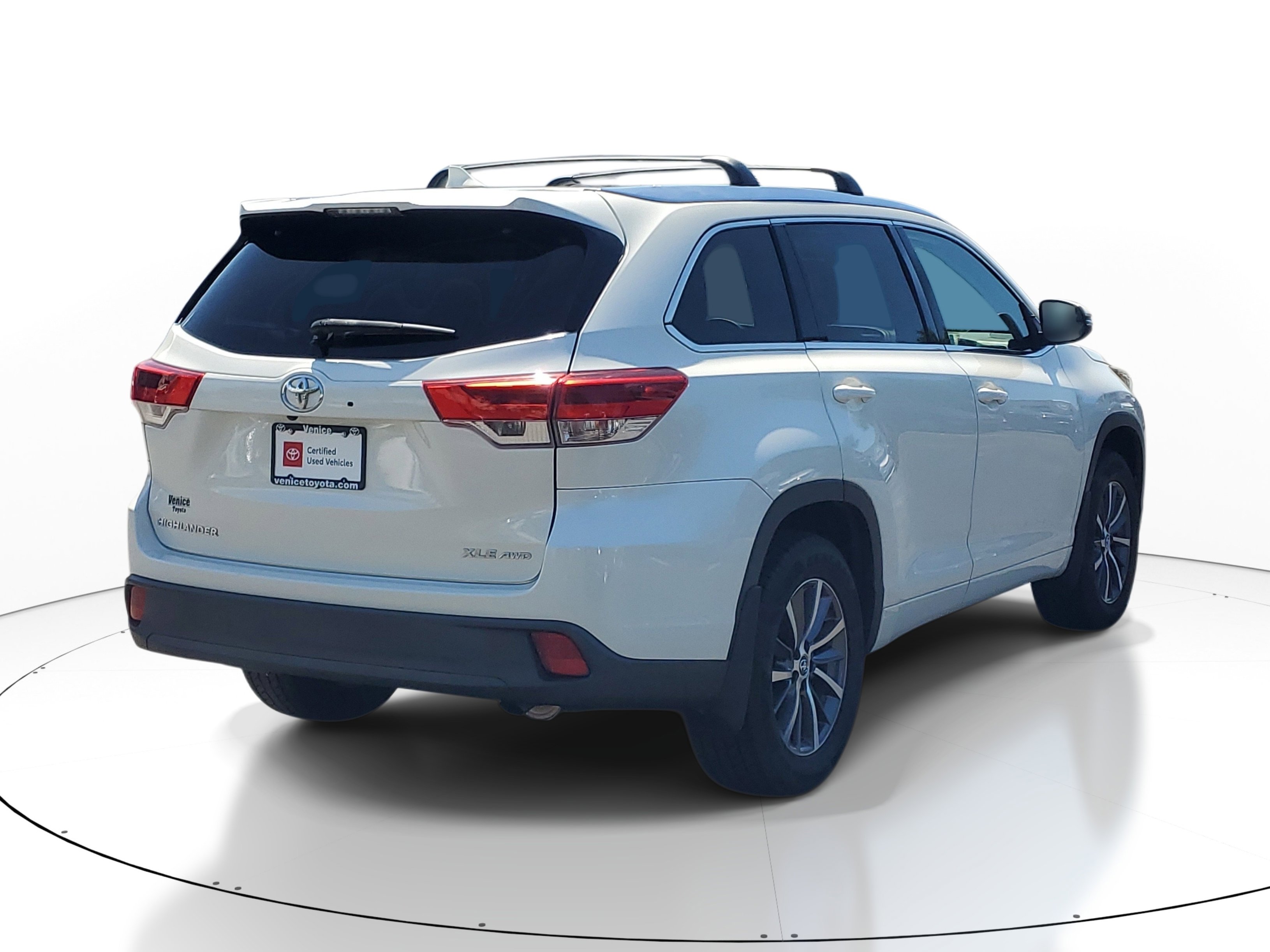 Certified 2018 Toyota Highlander XLE AWD/4WD image 6