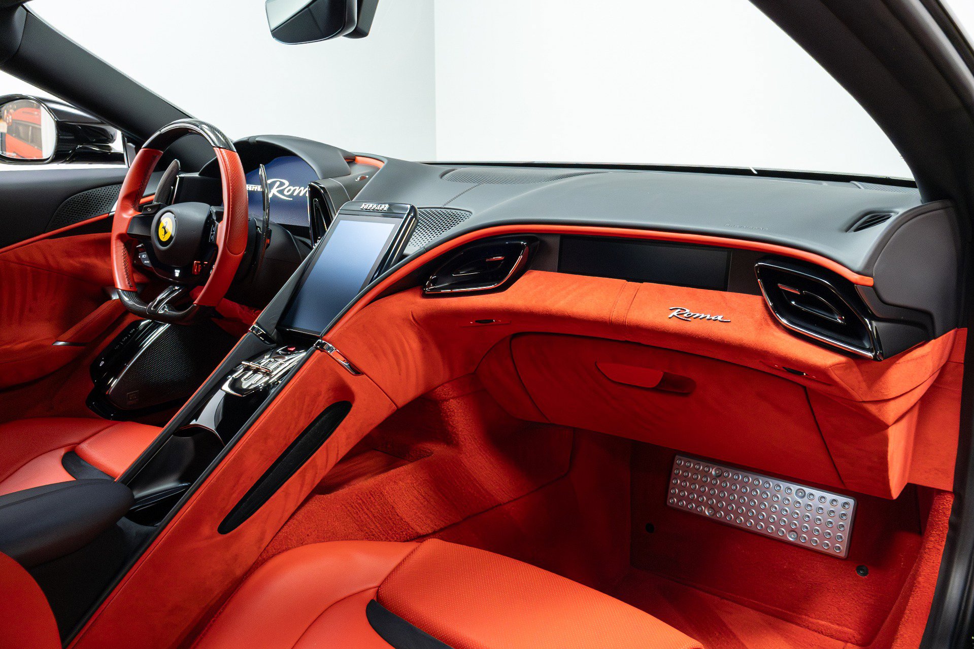 Used 2022 Ferrari Roma image 34