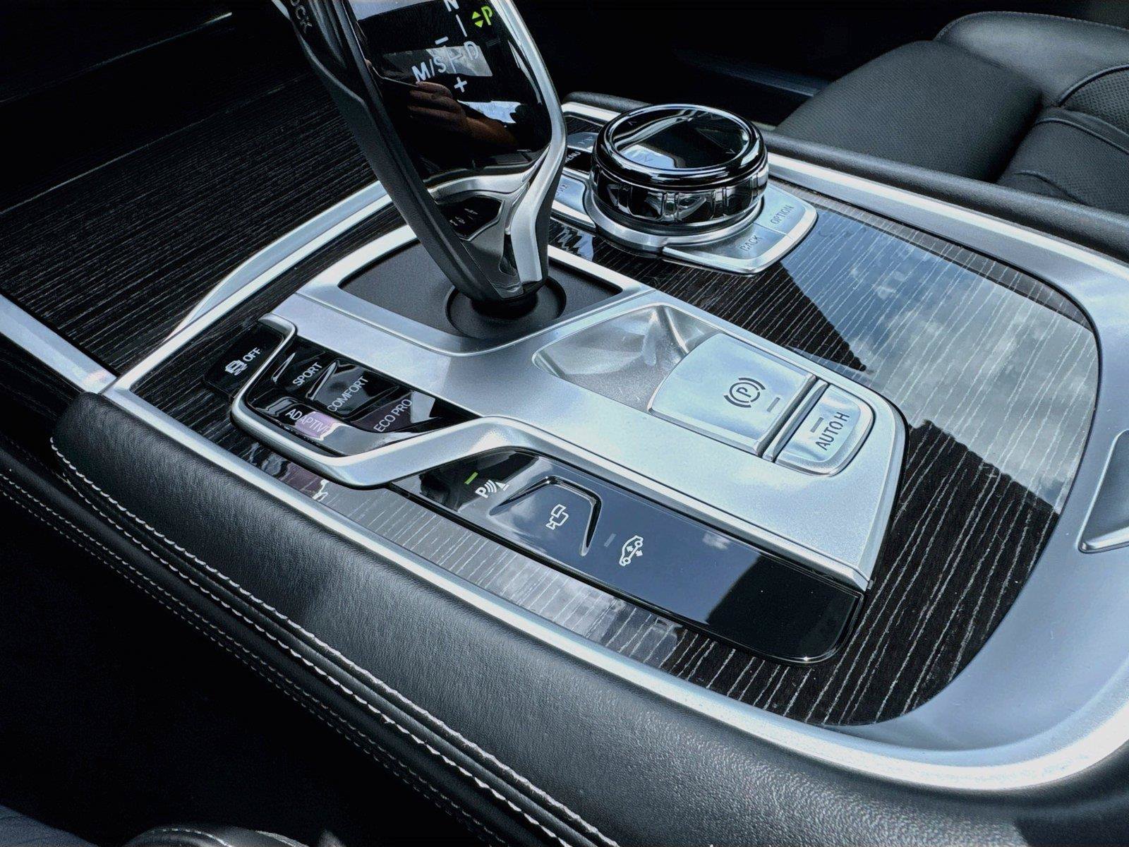 Used 2019 BMW 750i w/ Executive Package RWD image 20