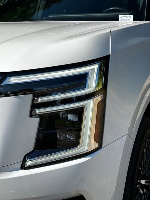 Used 2025 Nissan Armada SL AWD/4WD image 12