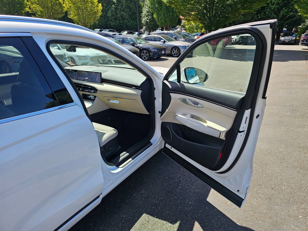 New 2026 Genesis GV70 2.5T Advanced AWD/4WD image 28