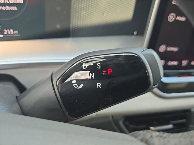 New 2026 Volkswagen Tiguan SE R-Line FWD image 23