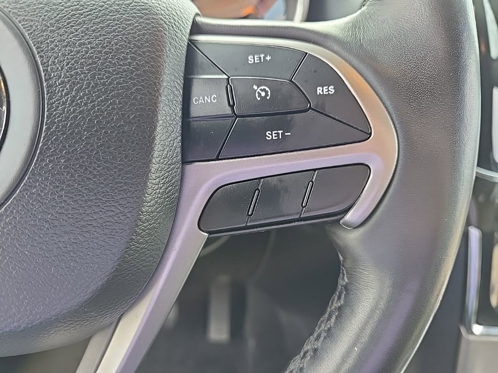 Used 2022 Jeep Grand Cherokee Laredo X image 18