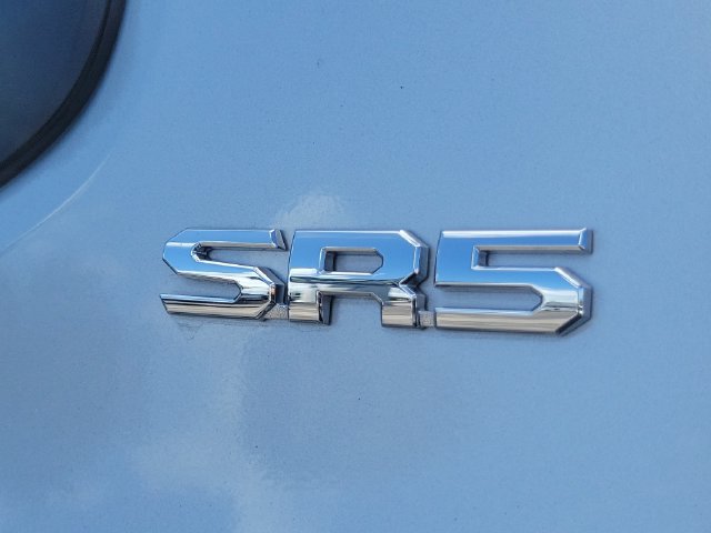 Used 2024 Toyota Tacoma SR5 AWD/4WD image 9