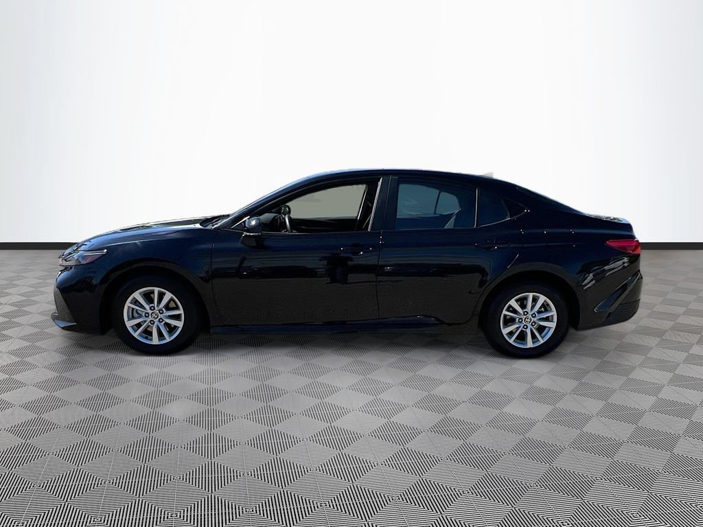 Used 2025 Toyota Camry LE FWD image 4