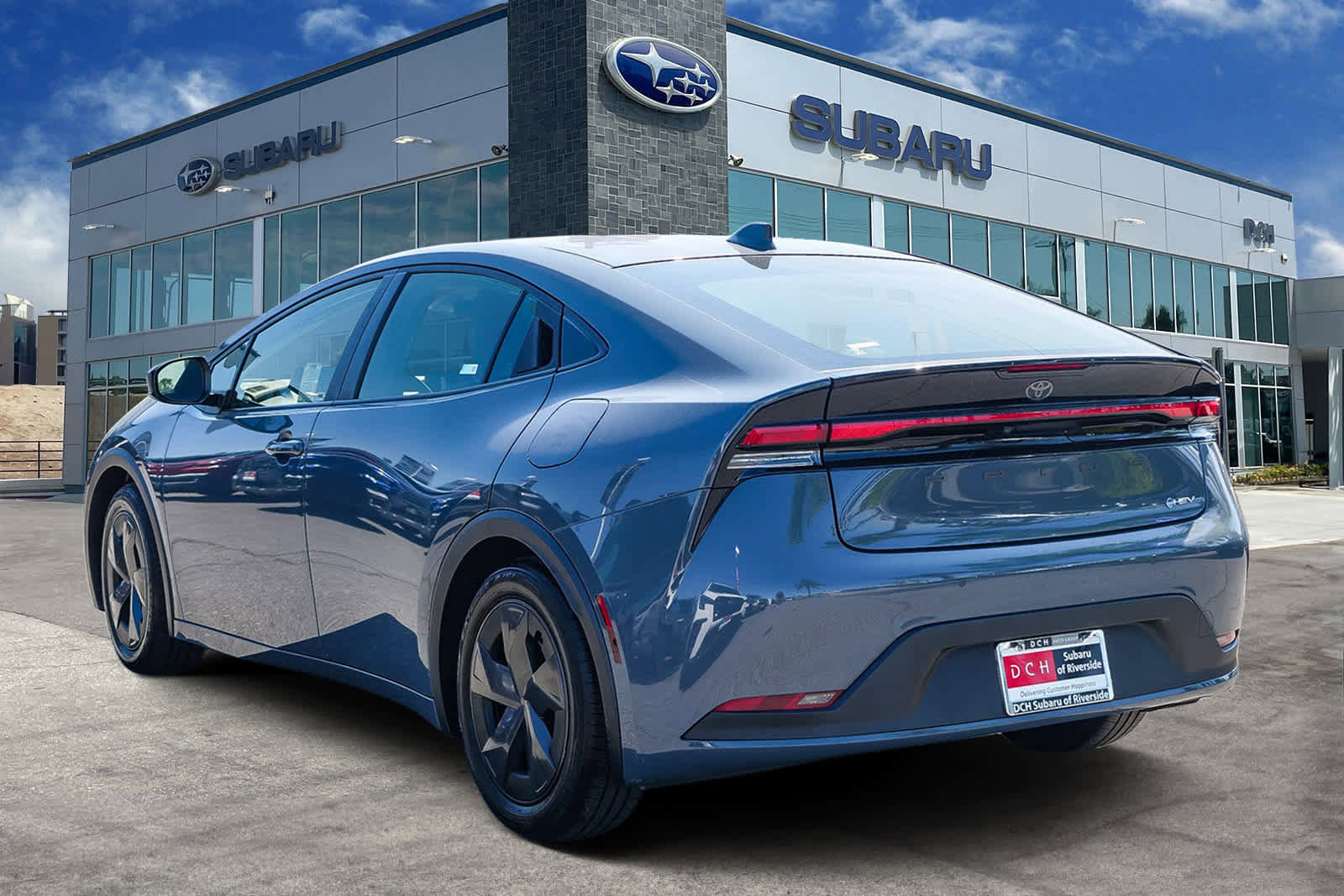 Used 2024 Toyota Prius LE FWD image 6