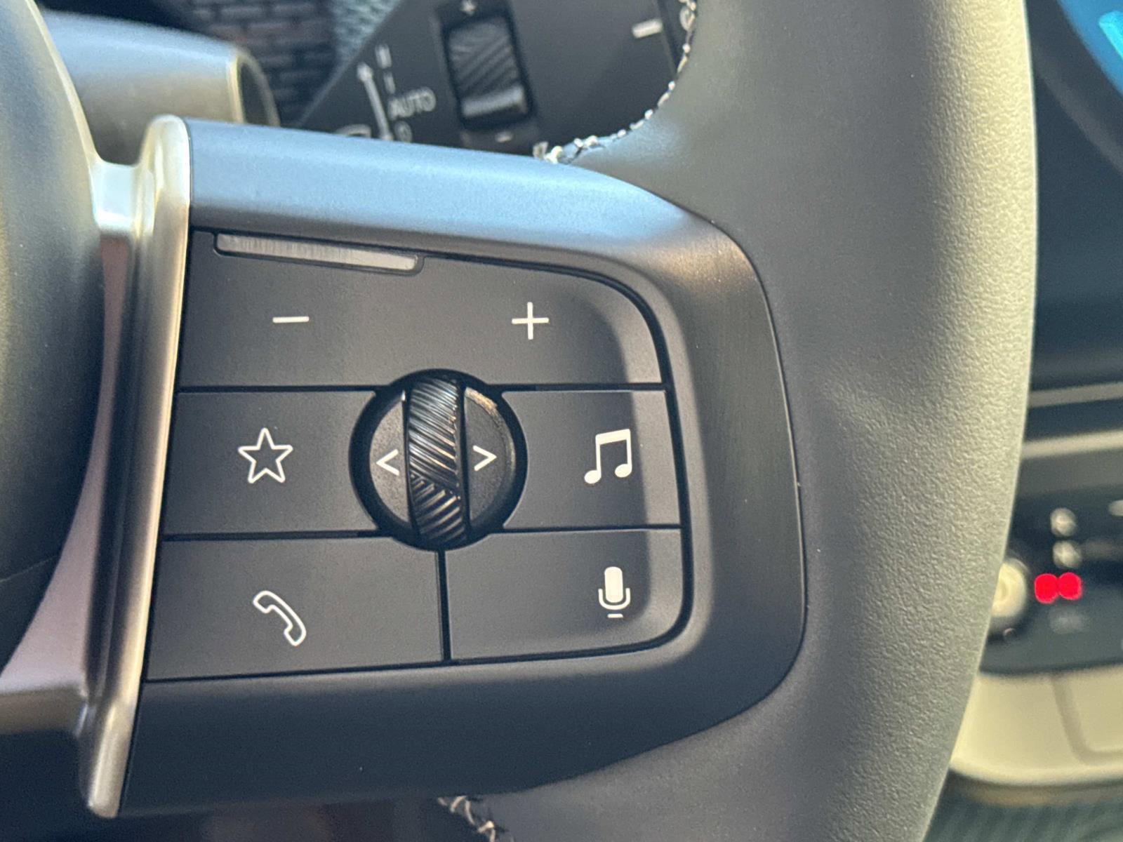 Used 2025 MINI Cooper Countryman S w/ Comfort Package Max image 19