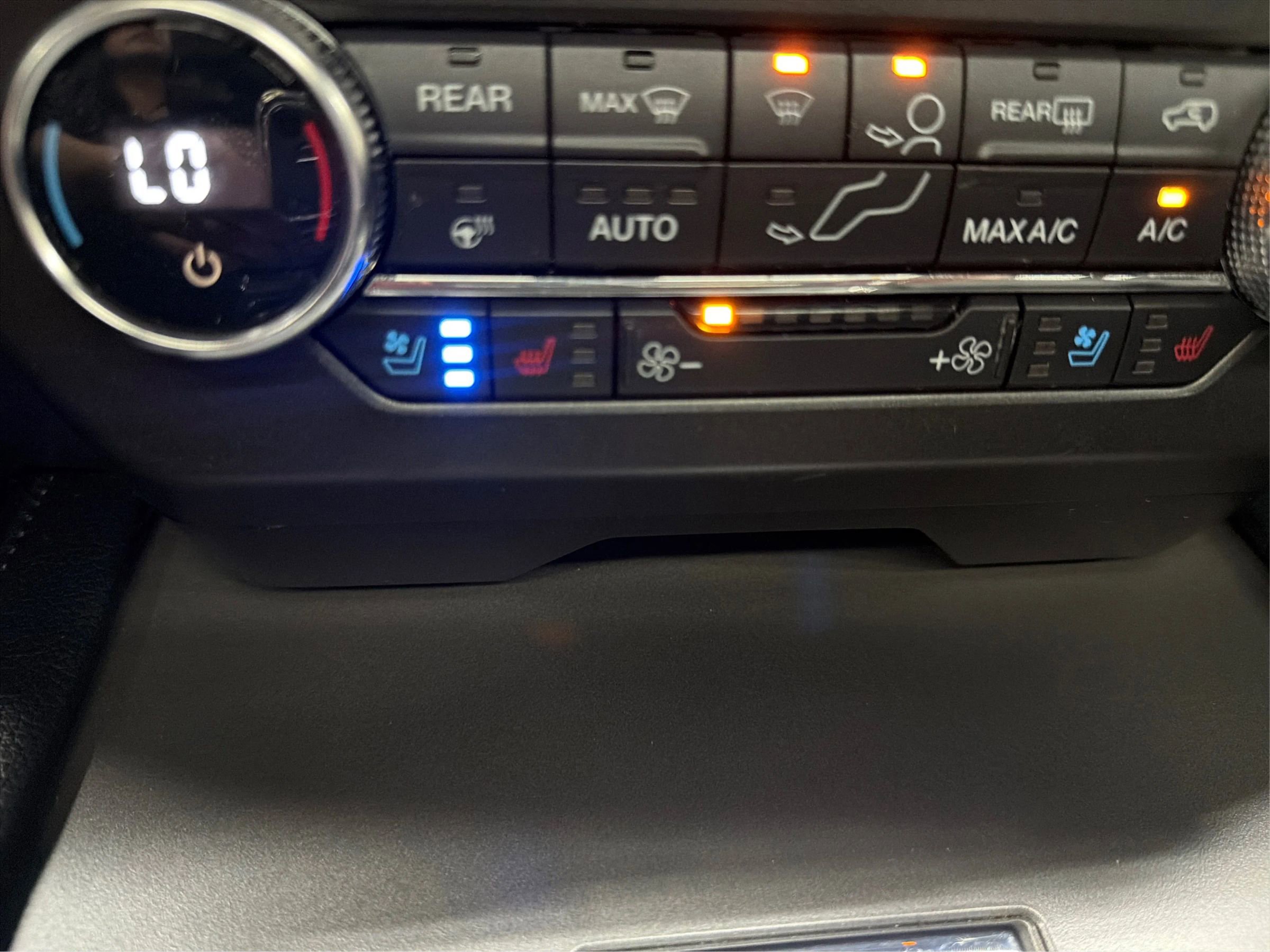 Used 2020 Ford Expedition Max XLT w/ Equipment Group 202A image 31